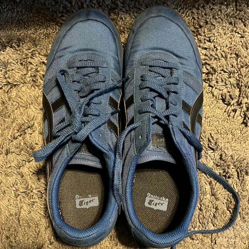 Very gently worn Onitsuka Tiger Traxy Trainer unisex midnight blue sneaker